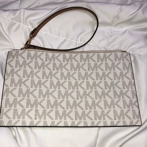 Michael kors big wristlet / pouch